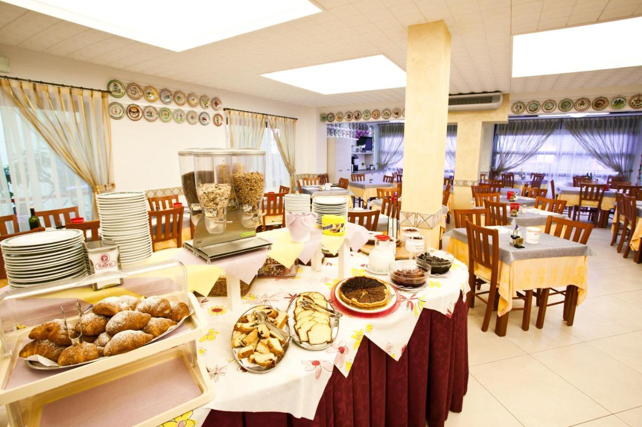 Hotel Dolcevita Cesenatico Ngoại thất bức ảnh