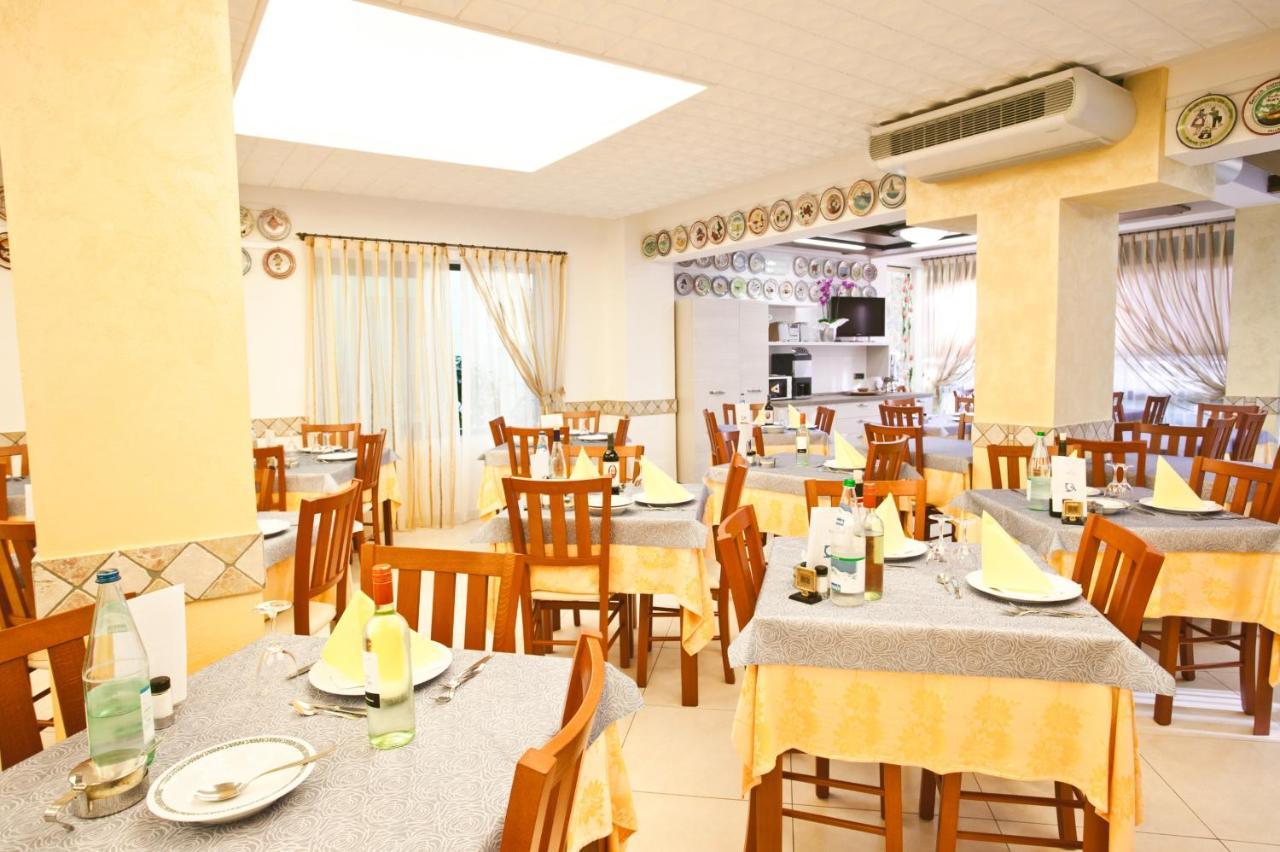 Hotel Dolcevita Cesenatico Ngoại thất bức ảnh